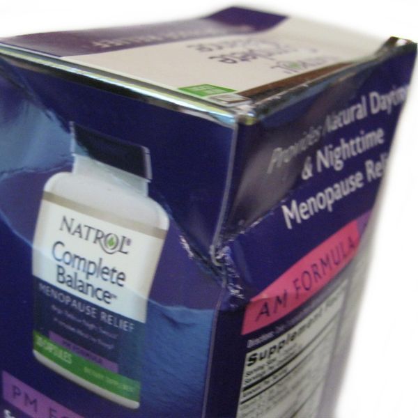 УЦЕНКА Полный Комплекс для Облегчение Менопаузы, Complete Balance, Menopause Relief, Natrol, две баночки по 30 капсул в каждой (мятая коробка)